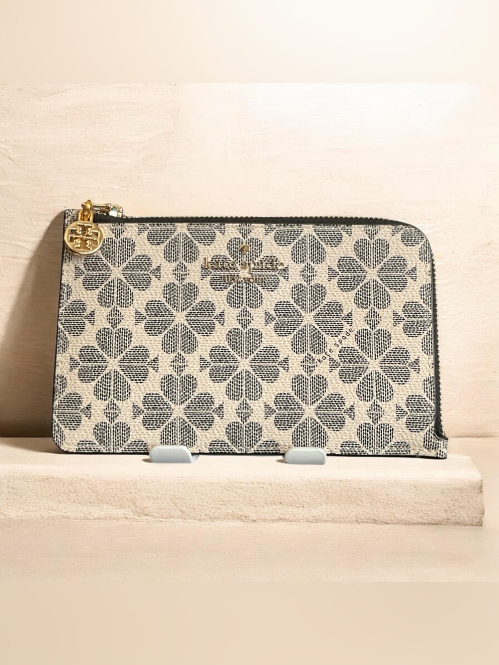 EUC Kate Spade Lucy Spade Flower Canvas Wallet